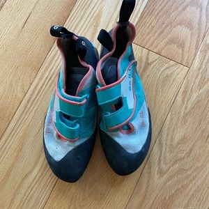 SO ILL Velcro leather climbing shoes